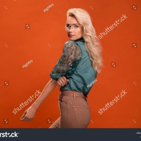 Height: 5' 11
                        
 Bust: 32FF
                        Waist: 26
                        Hips: 36
                        Dress: 10
                        Shoe: 7