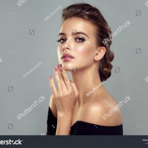 Height: 5' 11
                        
 Bust: 32FF
                        Waist: 26
                        Hips: 36
                        Dress: 10
                        Shoe: 7