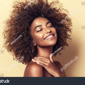 Height: 5' 09
                        
 Bust: 32F
                        Waist: 26
                        Hips: 35
                        Dress: 10
                         Shoe: 6