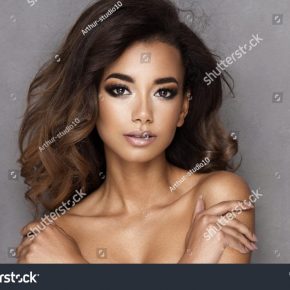 Height: 5' 11
                        
 Bust: 32FF
                        Waist: 26
                        Hips: 36
                        Dress: 10
                        Shoe: 7