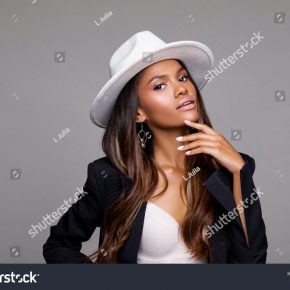 Height: 5' 12
                        
 Bust: 34c
                        Waist: 26
                        Hips: 30
                        Dress: 10
                          Shoe: 8